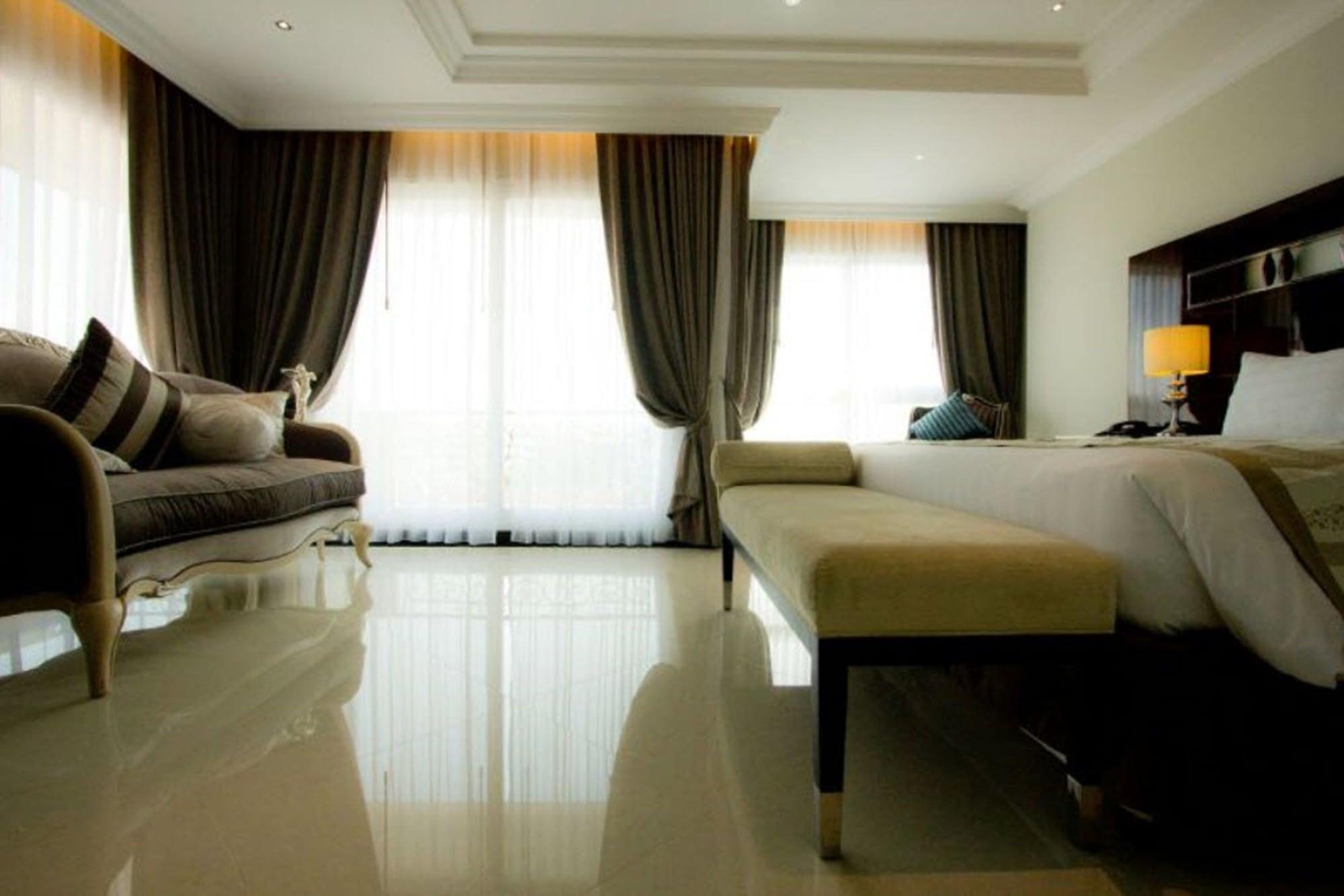 Hotel Lk Royal Wing Pattaya Exterior foto
