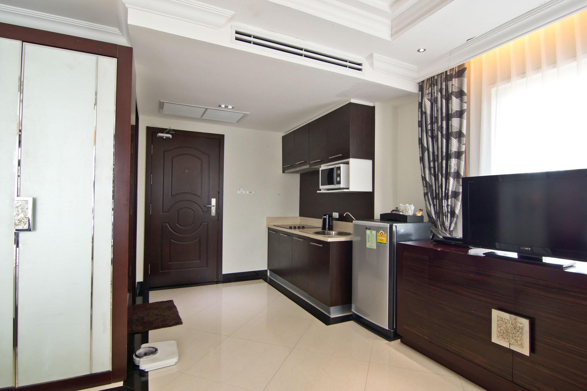 Hotel Lk Royal Wing Pattaya Exterior foto