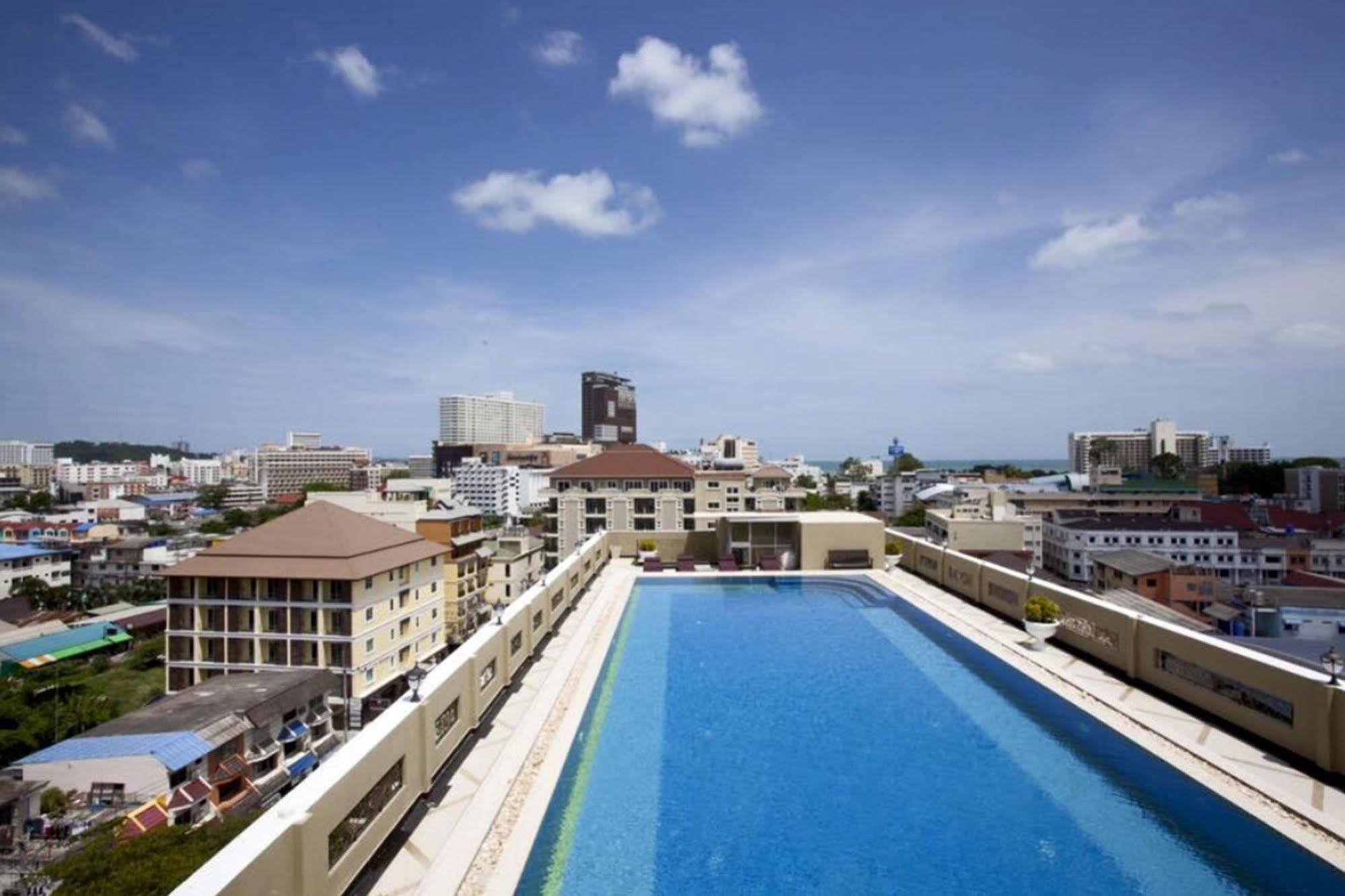 Hotel Lk Royal Wing Pattaya Exterior foto