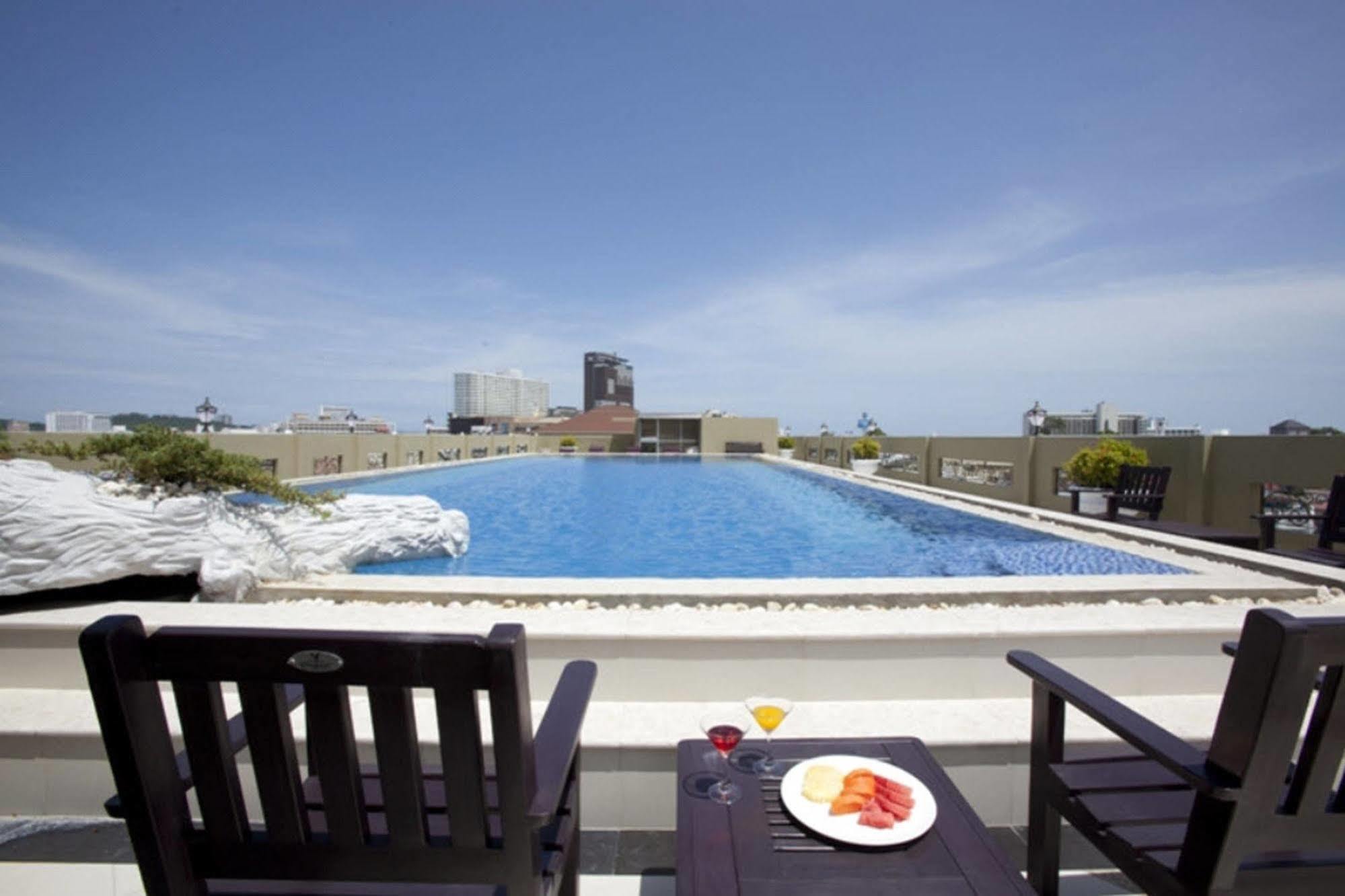 Hotel Lk Royal Wing Pattaya Exterior foto